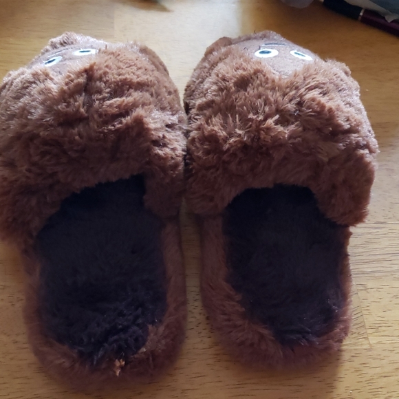 Children's Slippers - Picture 2 of 3